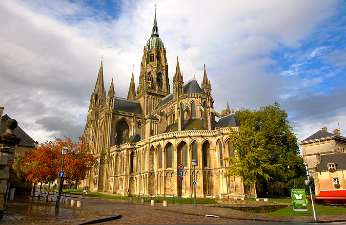 Cathedral, Bayeux 01  