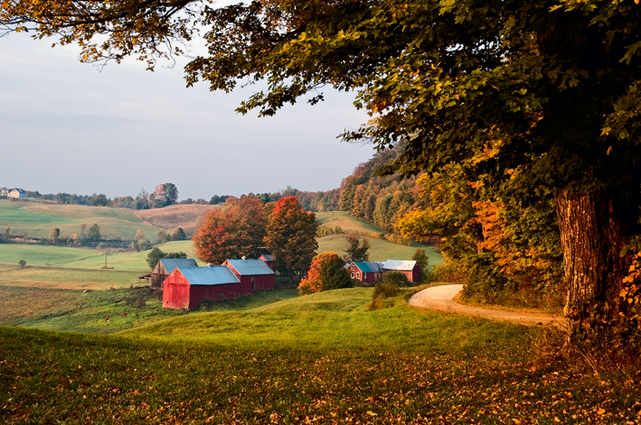 Jenne Farm, Barn, South Woodstock, VT 02